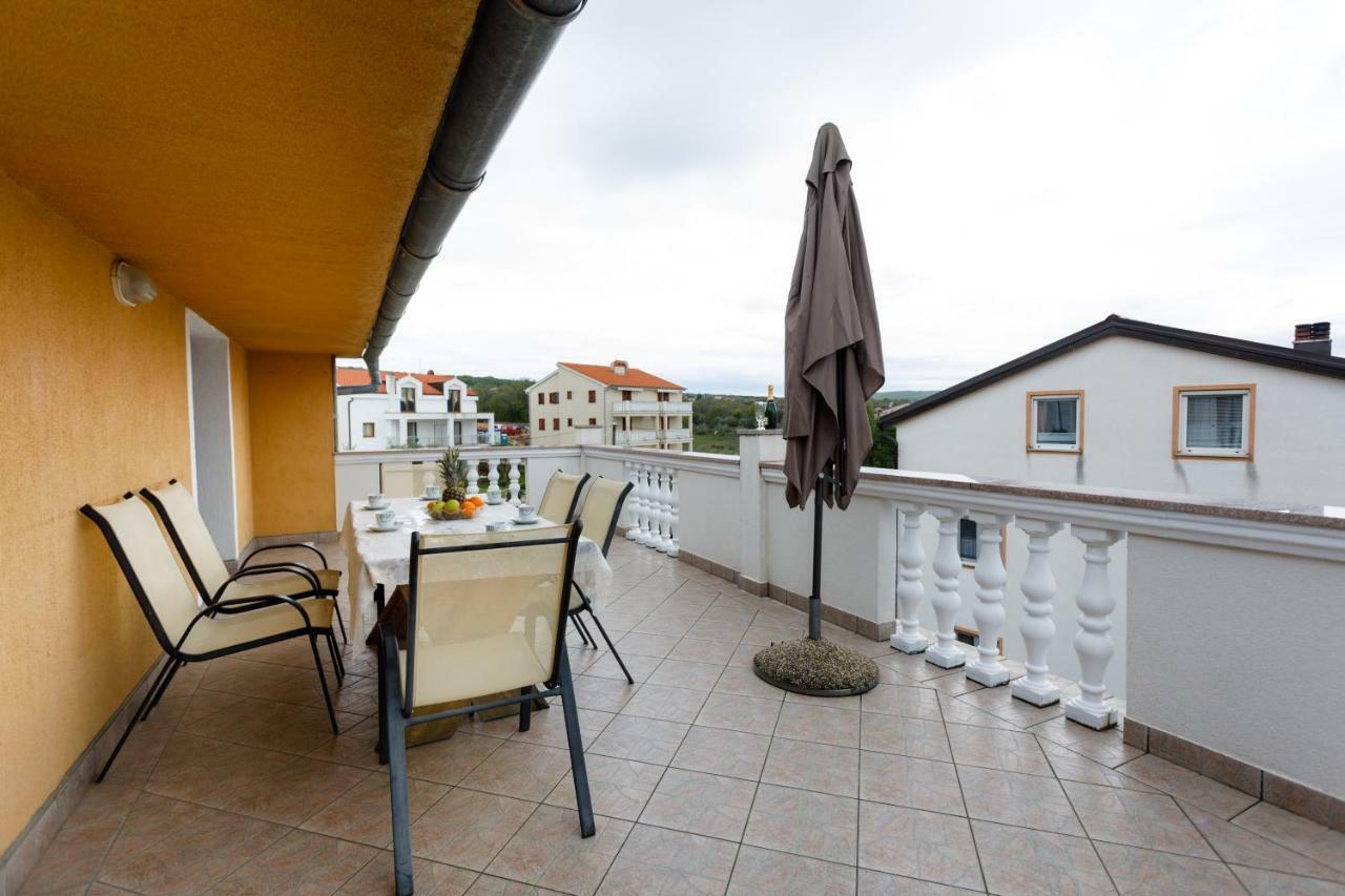Apartment Aleksandra Malinska Zewnętrze zdjęcie